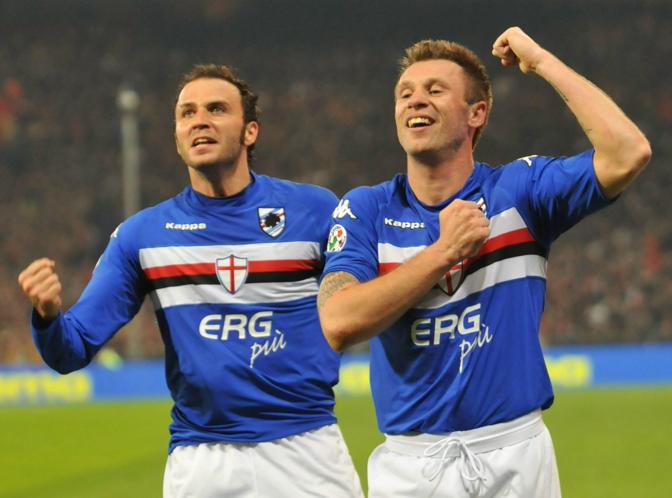 Cassano con Pazzini, i gemelli del gol della stagione 2009/10. Epa